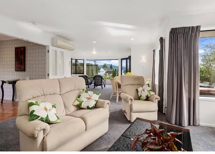 3 Bedroom Tranquil Views Rotorua