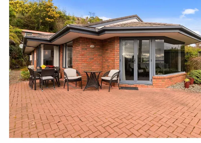 3 Bedroom Tranquil Views * Rotorua