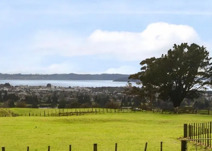 3 Bedroom Tranquil Views *
