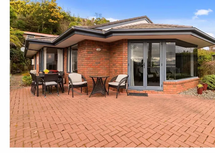 3 Bedroom Tranquil Views Rotorua
